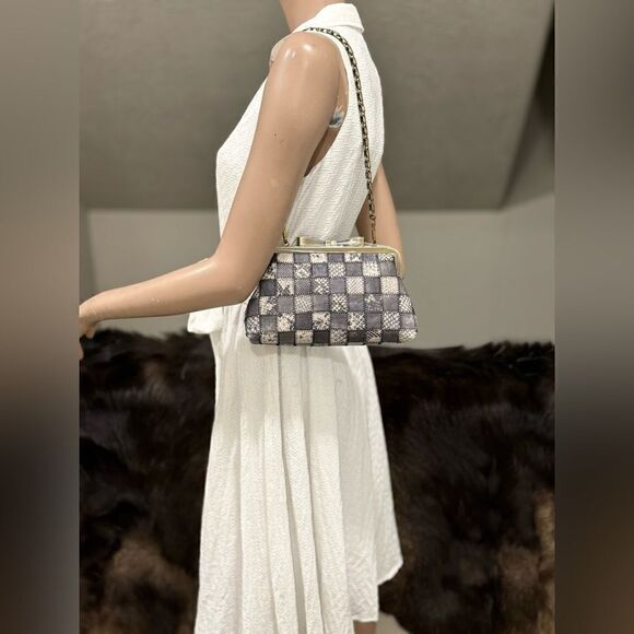 Handmade Embossed Leather Patchwork Bowknot Shaped Kisslock Clutch & 2 Straps - Picture 2 of 16